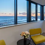 Seascape Luxury בית הארחה 4*