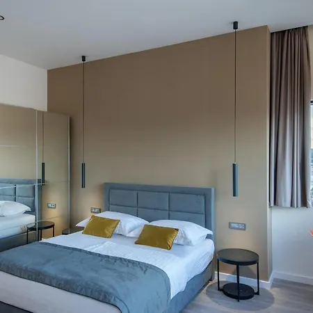 Seascape Luxury בית הארחה 4*